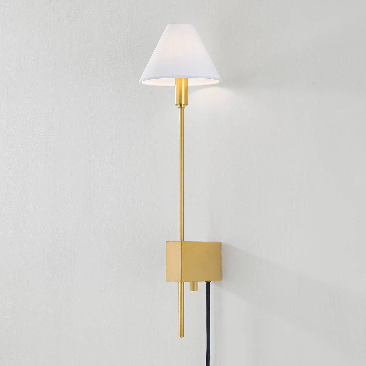 TEANECK Plug-in Sconce