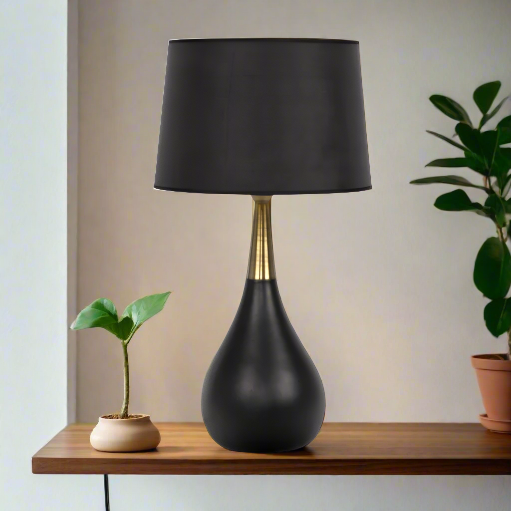 1 Light Metal/Poly Base Table Lamp in Black/Antique Brass