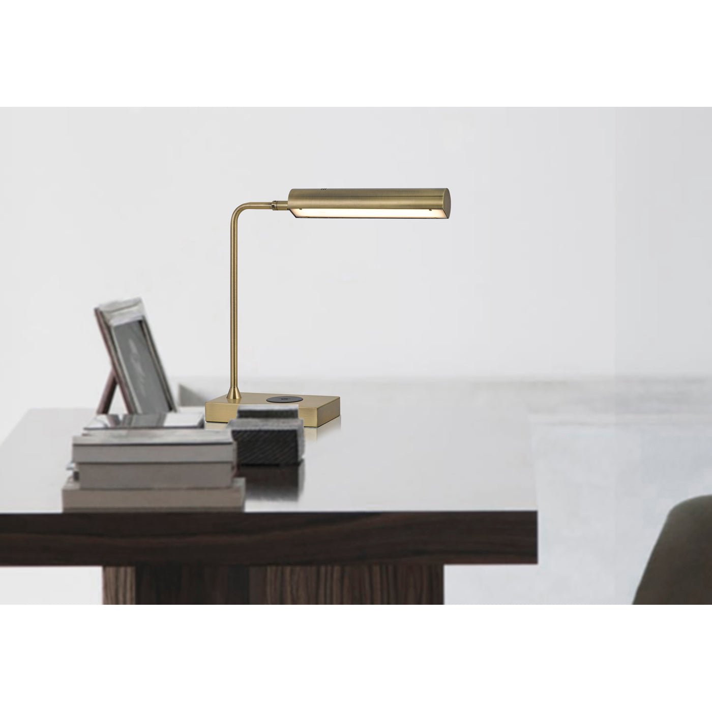 DELRAY 12W INTERGRATED LED METAL DESK LAMP WITH WIRELESS CHARGING PORT Table Lamp Cal Lighting