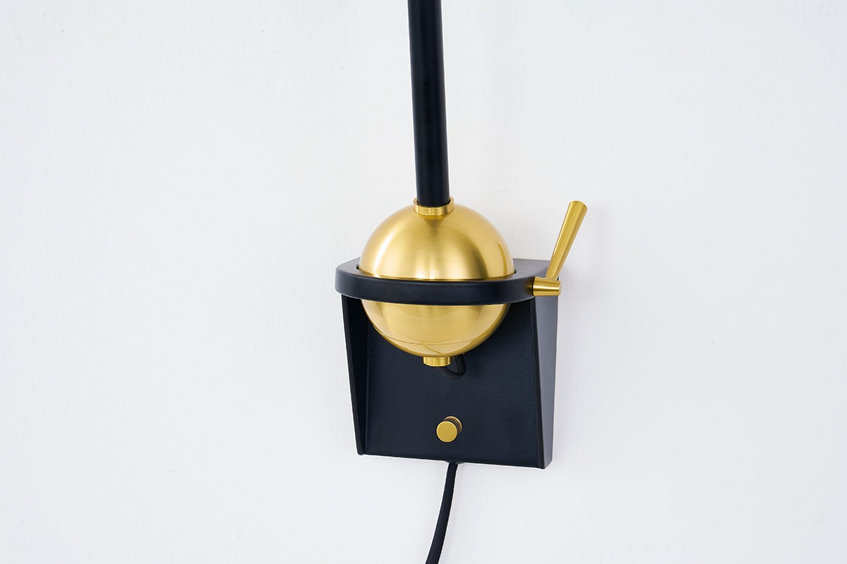 WINSTED Plug-in Sconce